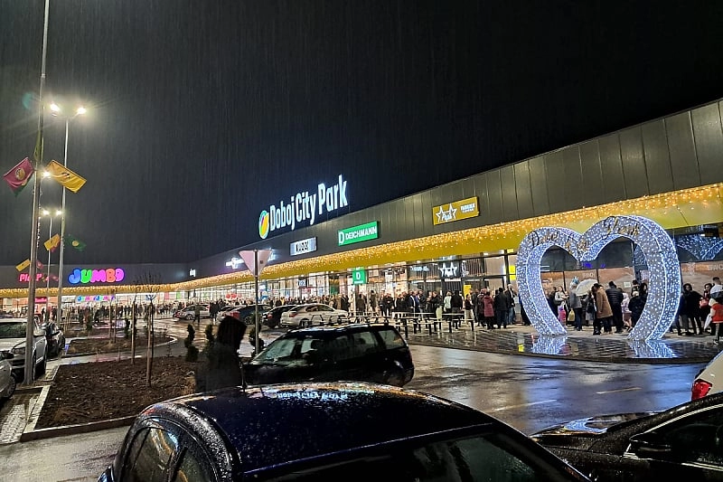 U Doboju otvoren jedan od najvećih tržnih centara u BiH, posao dobilo 400 radnika